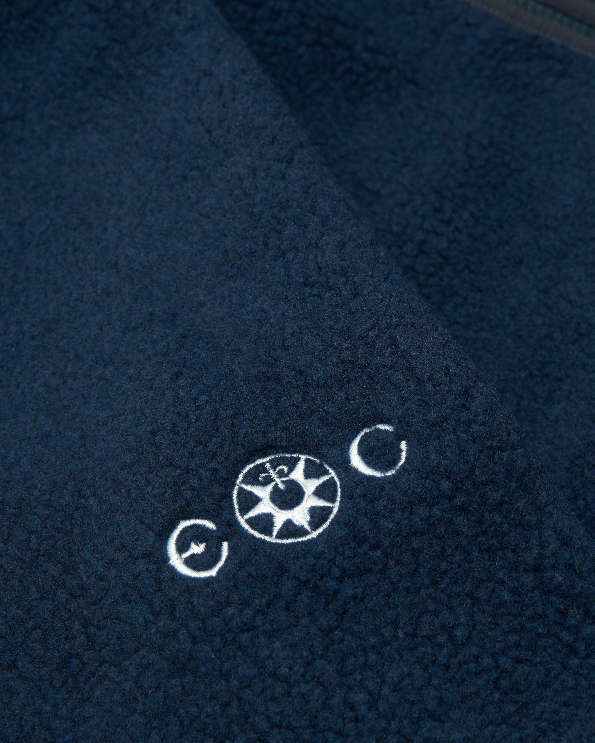 ECxFJ Women's Vardag Pile Fleece in Navy - Image 2
